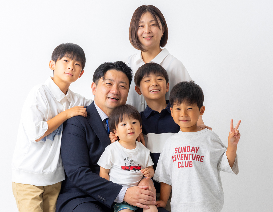かぢ大希と家族の集合写真